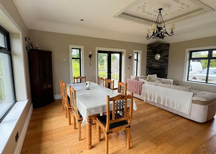 Corndulla Cottage House